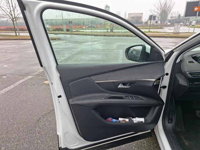 PEUGEOT 3008 PureTech Turbo 130 S&S EAT8 Allure