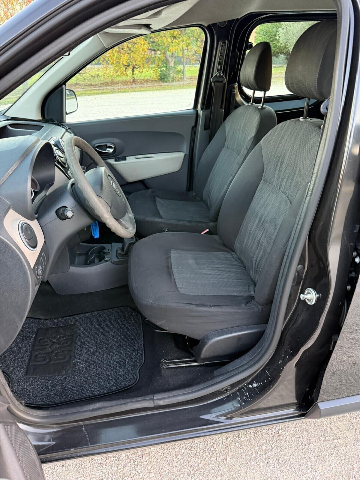 Dacia Dokker con posti 1.6 GPL neopatentati UNIPROPR