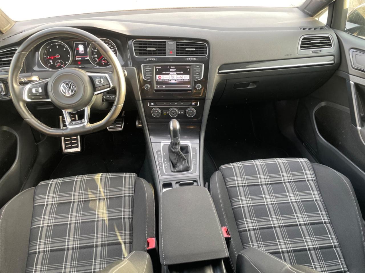 Volkswagen Golf 2.0 GTD 184 cv DSG