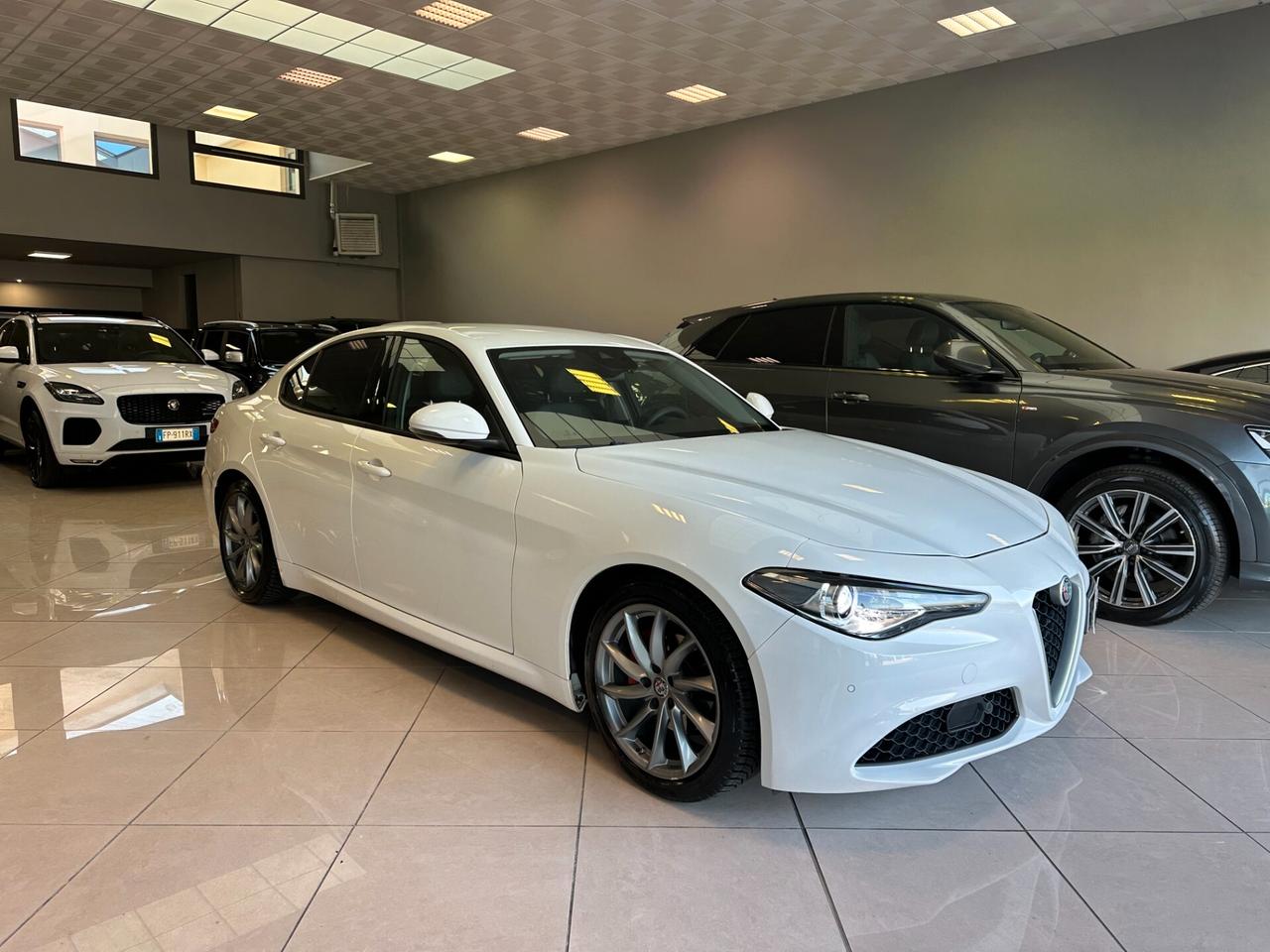 Alfa Romeo Giulia 2.2 Turbodiesel 150 CV AT8 Super PARI AL NUOVO