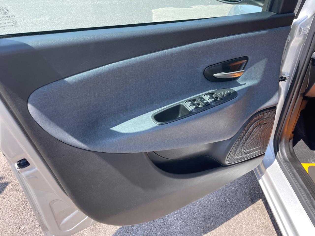 LANCIA YPSILON 1.0 HYBRID 70 (CV) 2021