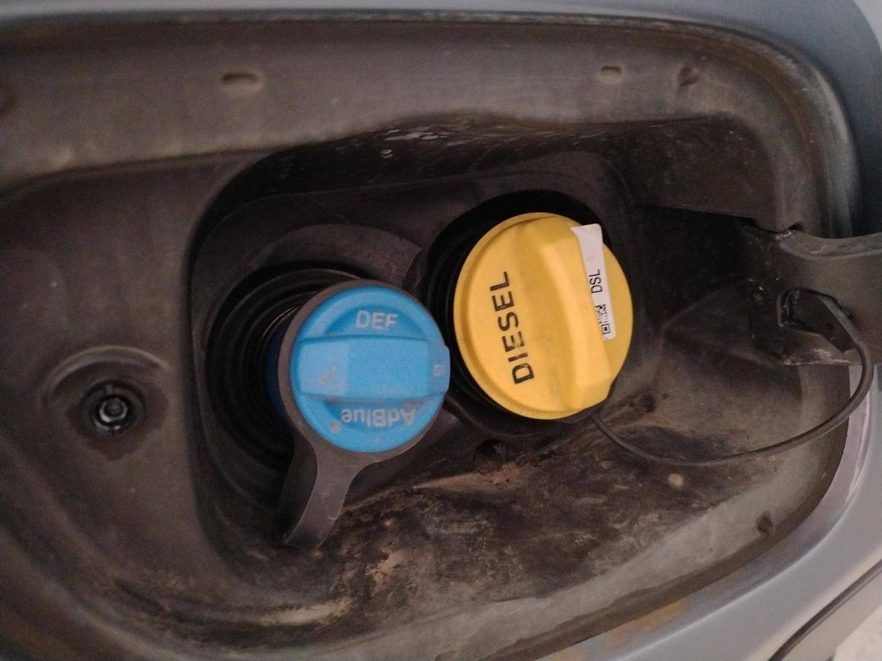 Land Rover Discovery Sport 2.0d td4 mhev SE awd 163cv 7 Posti