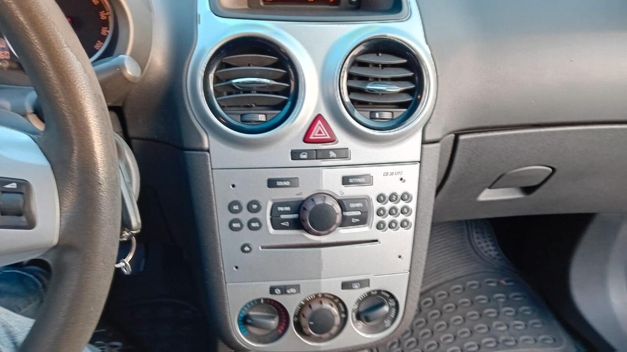 Opel Corsa 1.2 80CV 5 porte GPL-TECH Club