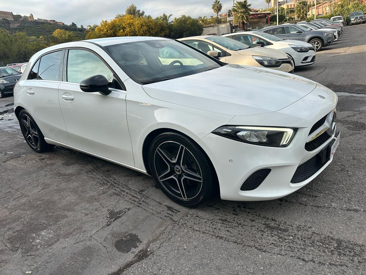 MERCEDES-BENZ A180 D - 2020