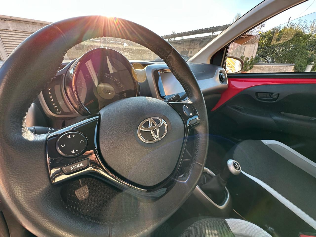 Toyota Aygo 1.0 VVT-i 69 CV 5 porte x-cool