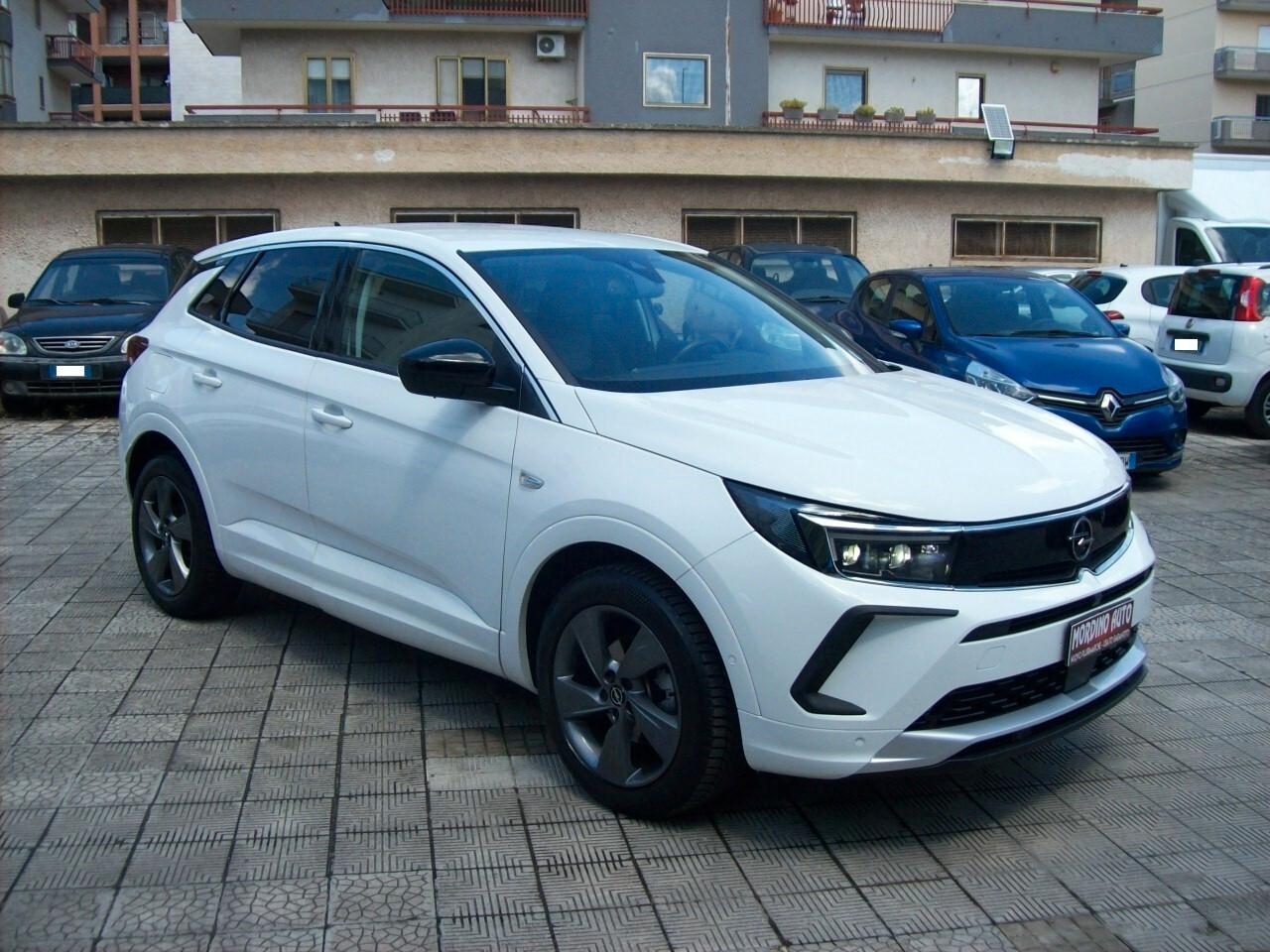 Opel Grandland 1.5 diesel Ecotec 130cv aut. Business Elegance