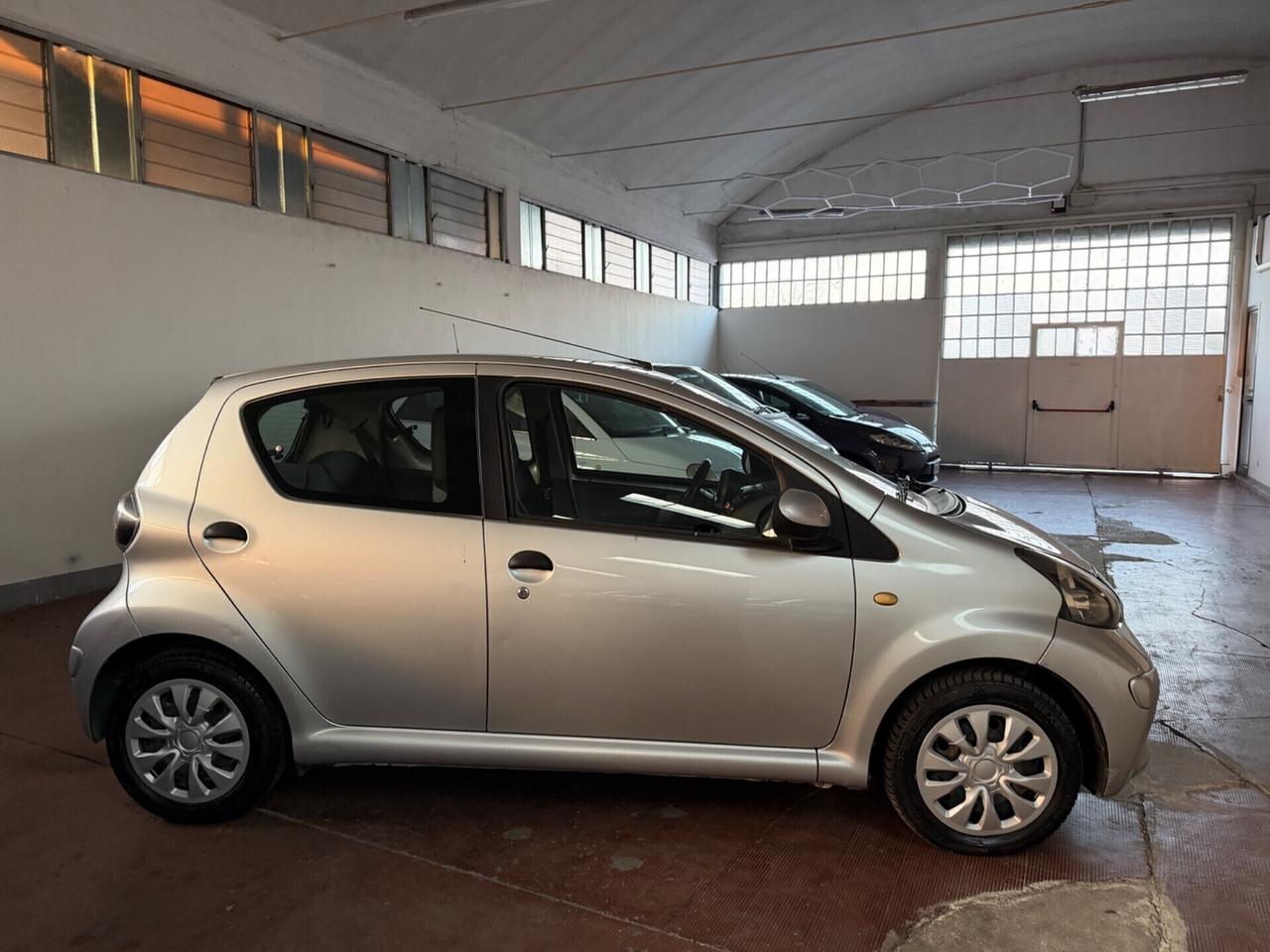 Toyota Aygo 1.0 12V VVT-i 5 porte Deep