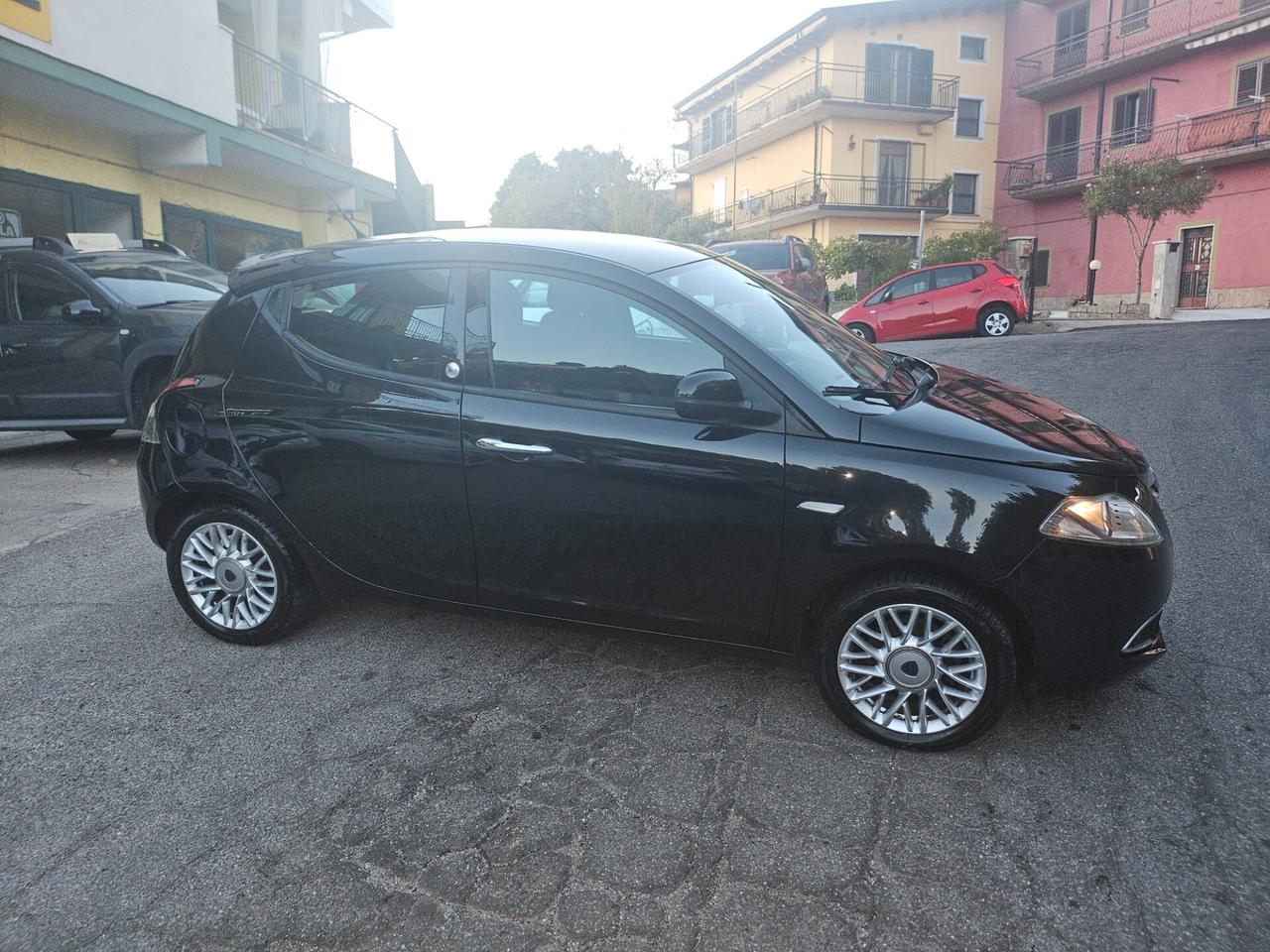 Lancia Ypsilon 1.2 69 CV 5 porte GPL Ecochic Gold
