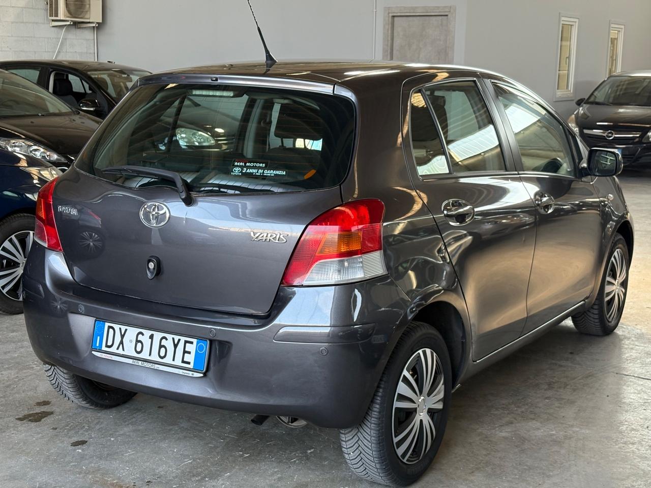 Toyota Yaris 1.0 5 porte Sol