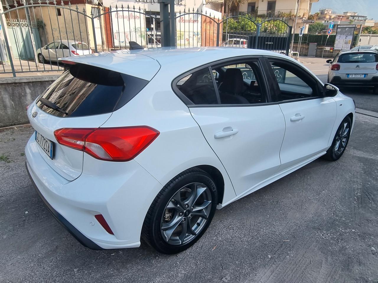 Ford Focus 1.0 EcoBoost Hybrid 125 CV 5p. ST-Line