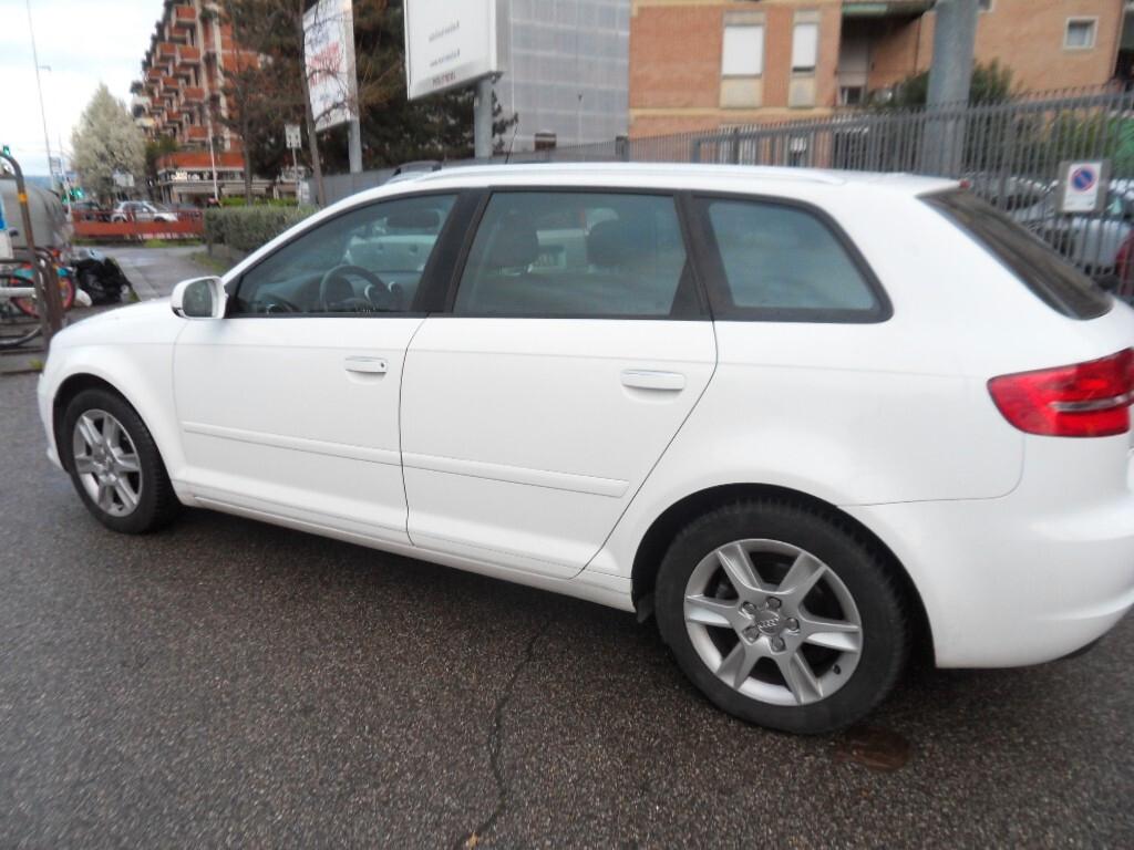 Audi A3 SPB 1.6 TDI 105 CV CR Attraction
