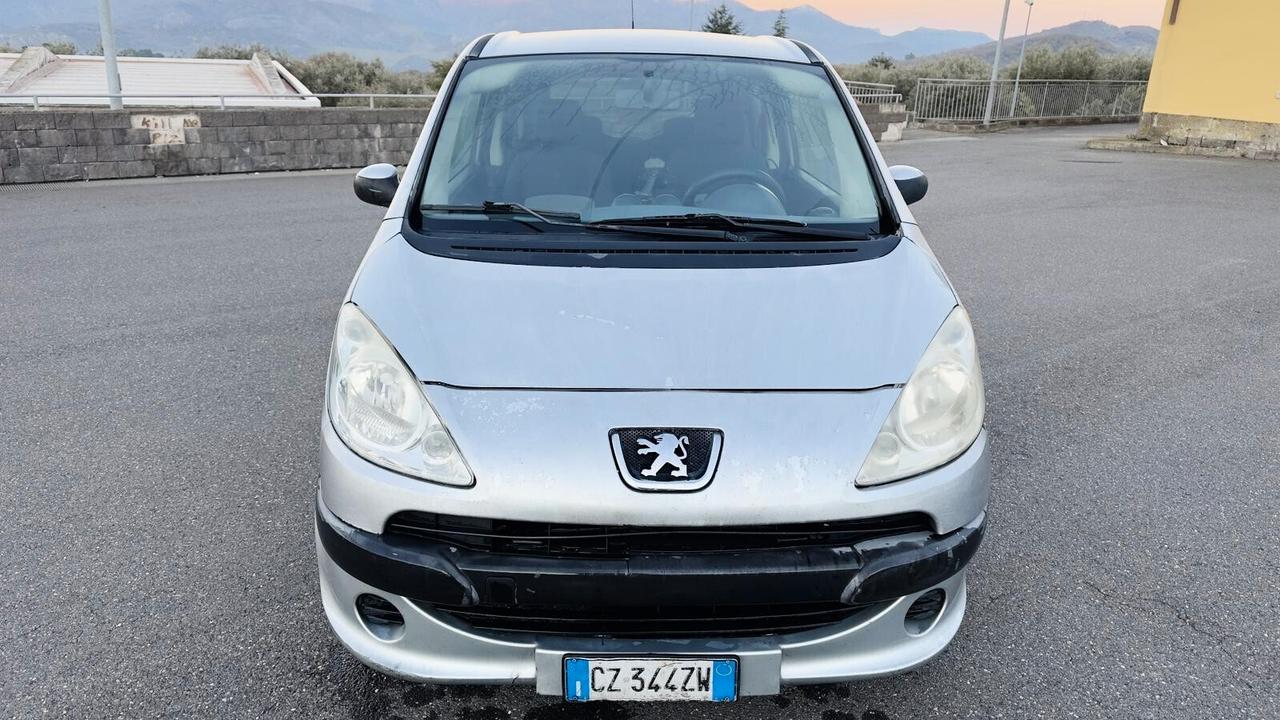Peugeot 1007 1.4 HDi
