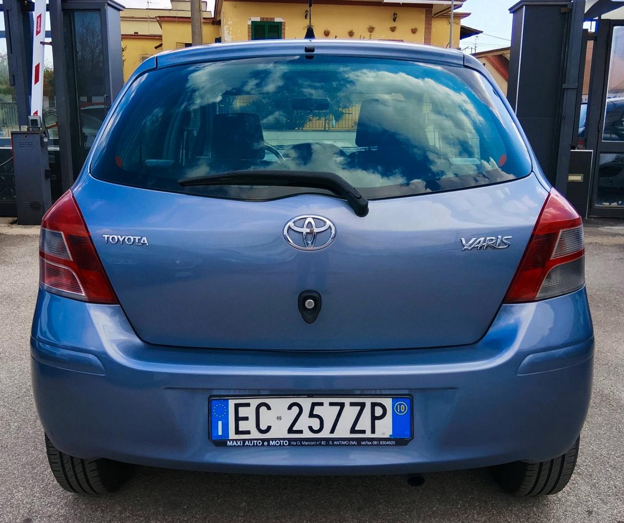 Toyota Yaris 1.3 4 CILINDRI!