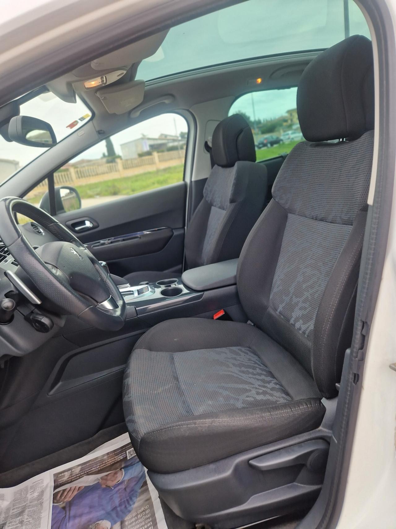 Peugeot 3008 1.6 e-HDi 112CV cambio robotizzato Stop&Start Allure