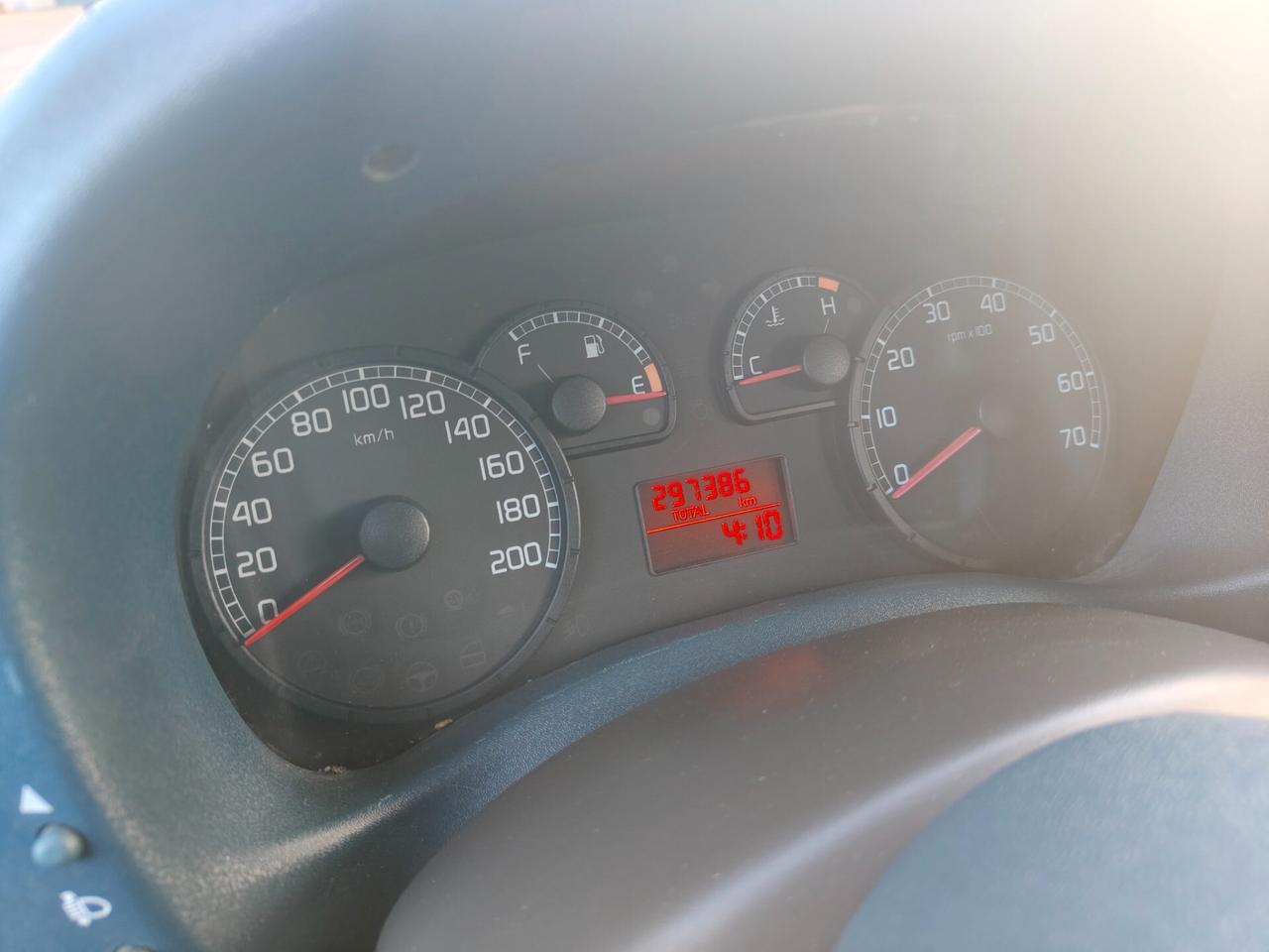 Fiat Doblo 1.9 JTD vetrato 5 posti