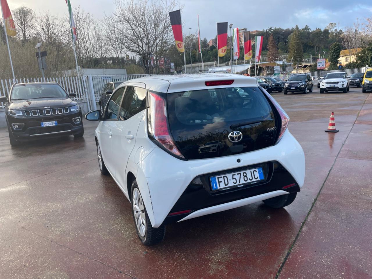 Toyota Aygo 1.0 VVT-i 69 CV 5 porte x-clusiv