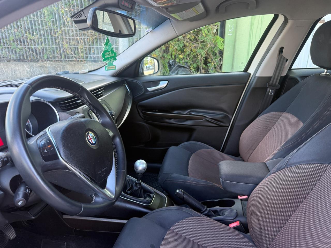 Alfa Romeo Giulietta 1.6 JTDm-2 105 CV Exclusive