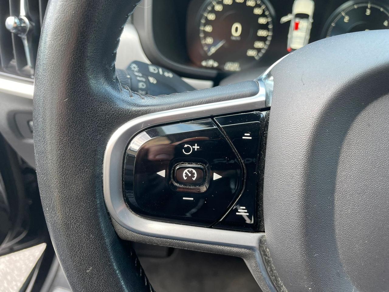 VOLVO V90 2.0d 150cv GEARTRONIC *NAVI-KAMERA-PELLE*