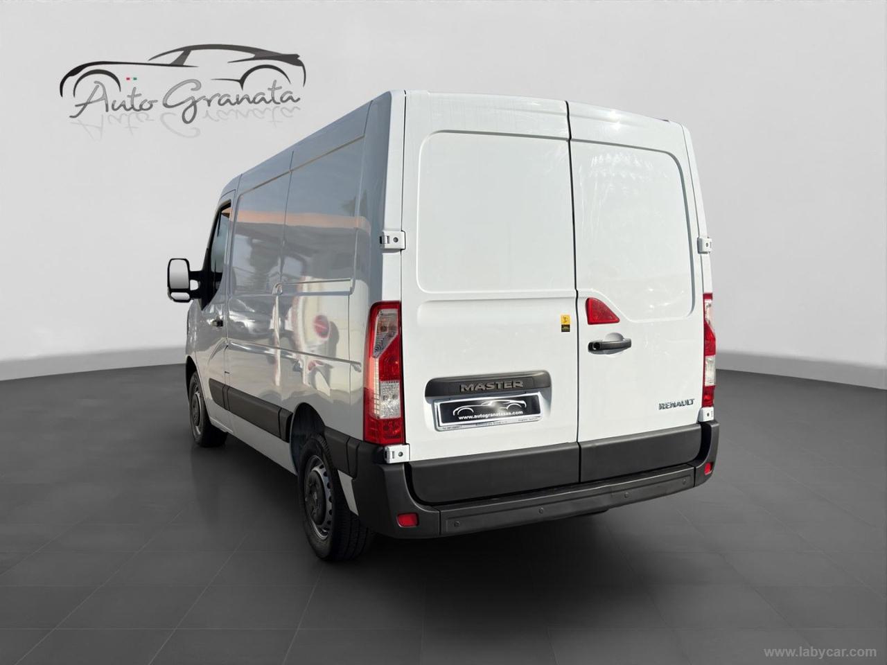 Master T28 2.3dCi135 PC-TM Furg. Ice