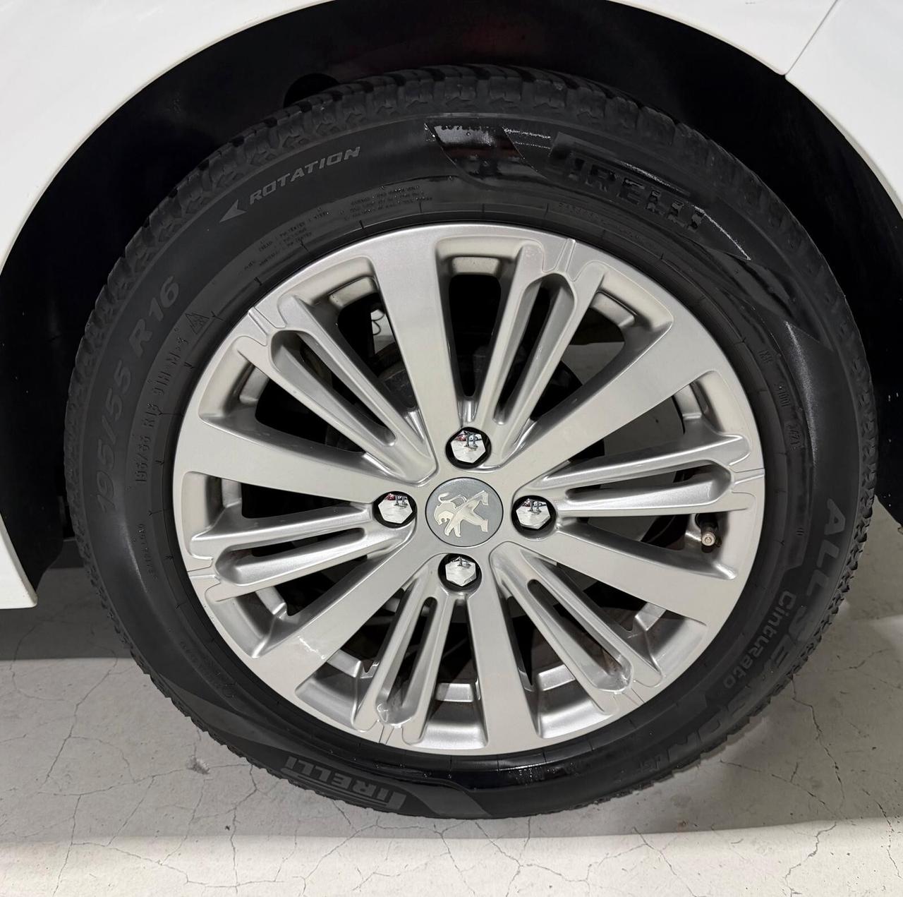 Peugeot 208 Benzina Euro 6 Neopatentati Allure