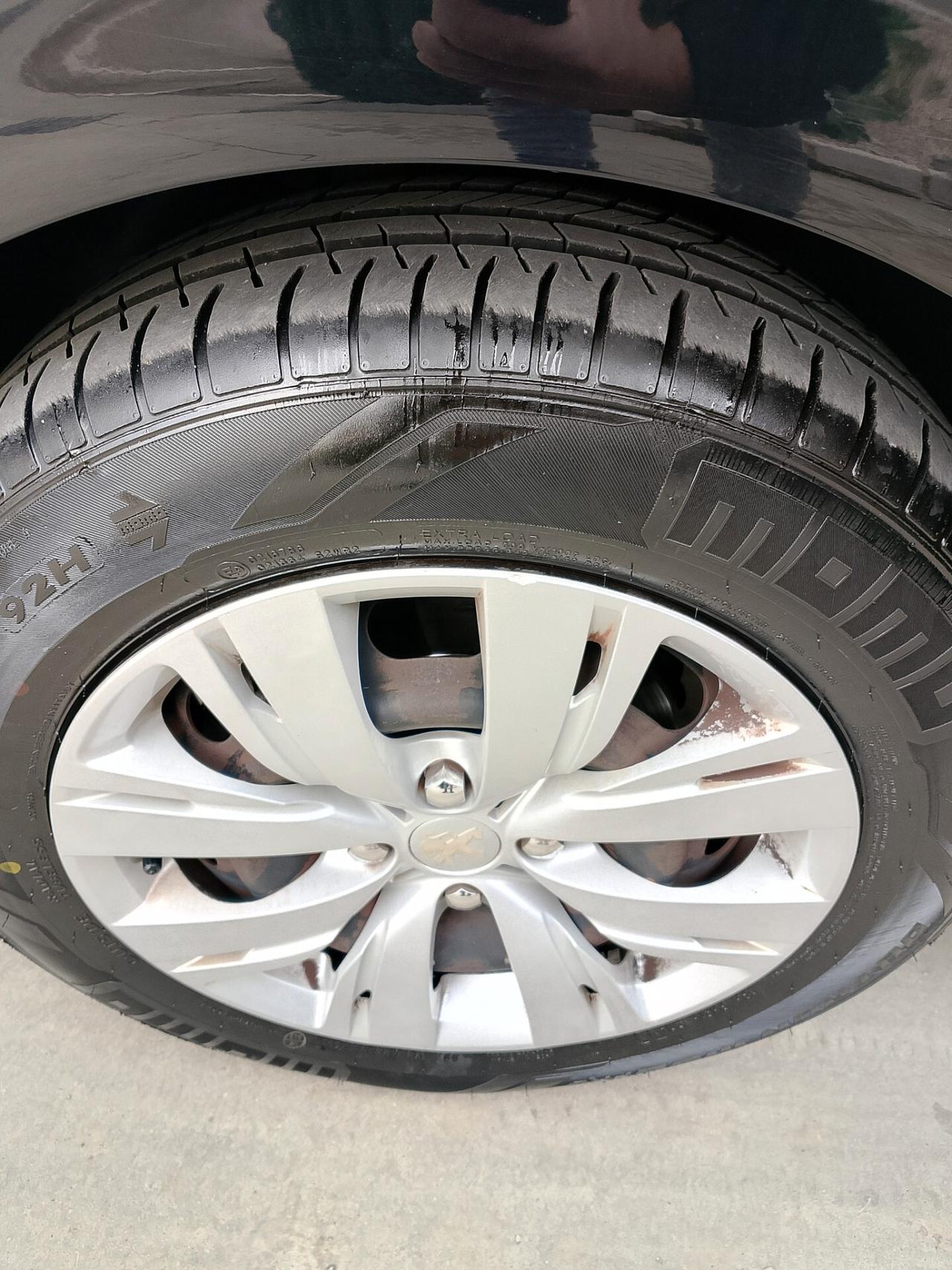 Peugeot 208 1.2 VTi 82 CV 5 porte Allure