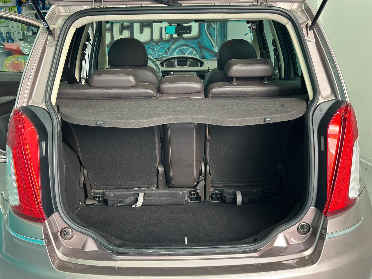 Lancia MUSA 1.3 Mjet cambio automatico NUOVO/tetto pano