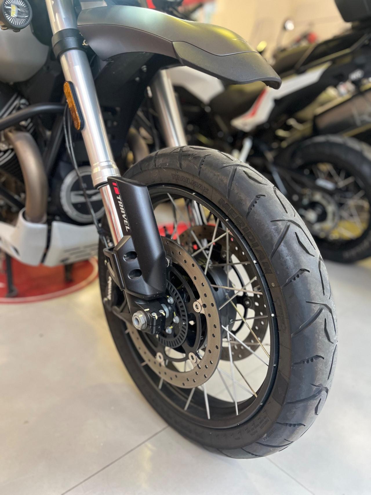 Moto Guzzi V85 TT Travel