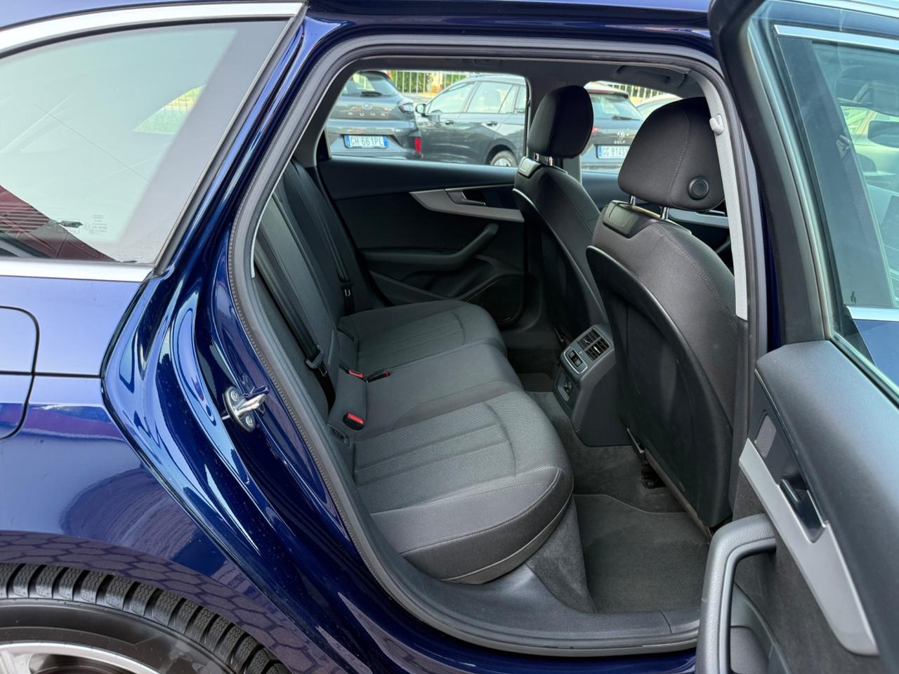 Audi A4 Avant 40 TDI quattro S tronic Business Advanced