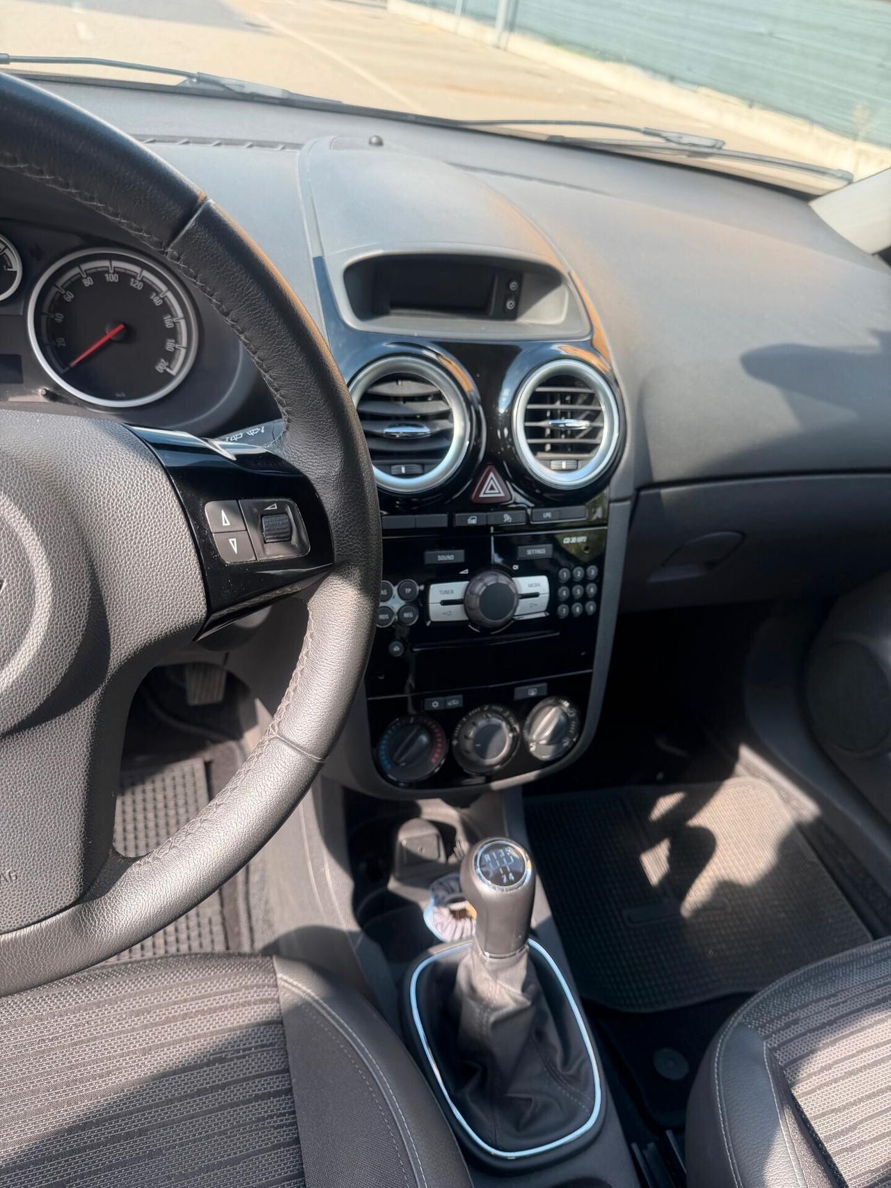 Opel Corsa 1.2 Gpl - NEOPATENTATI - 12 MESI DI GARANZIA -