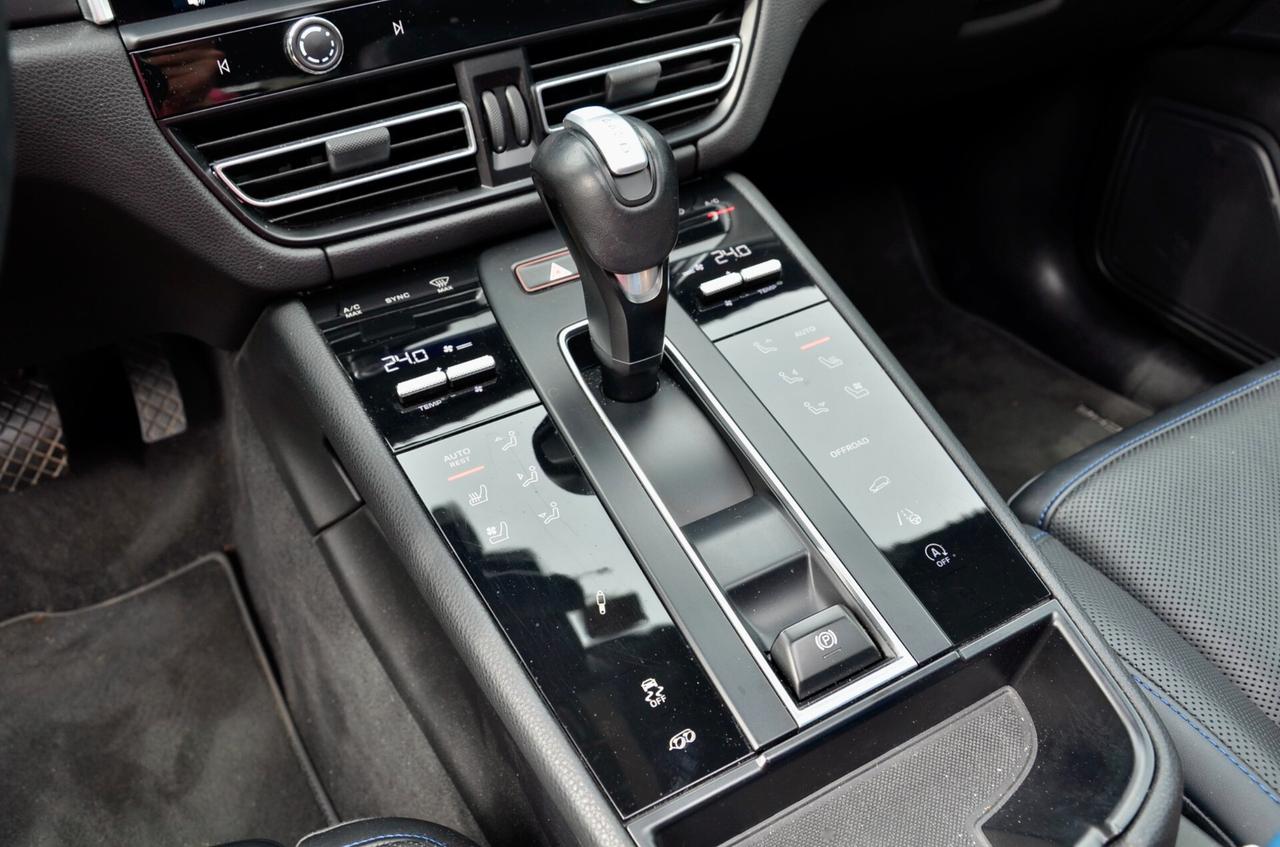 PORSCHE MACAN 2.0 T 265cv PDK, CRONOLOGIA SERVICE PORSCHE, TETTO, SCARICO SPORTIVO, SOSPENSIONI ADATTIVE, FARI PDLS, PERMUTE
