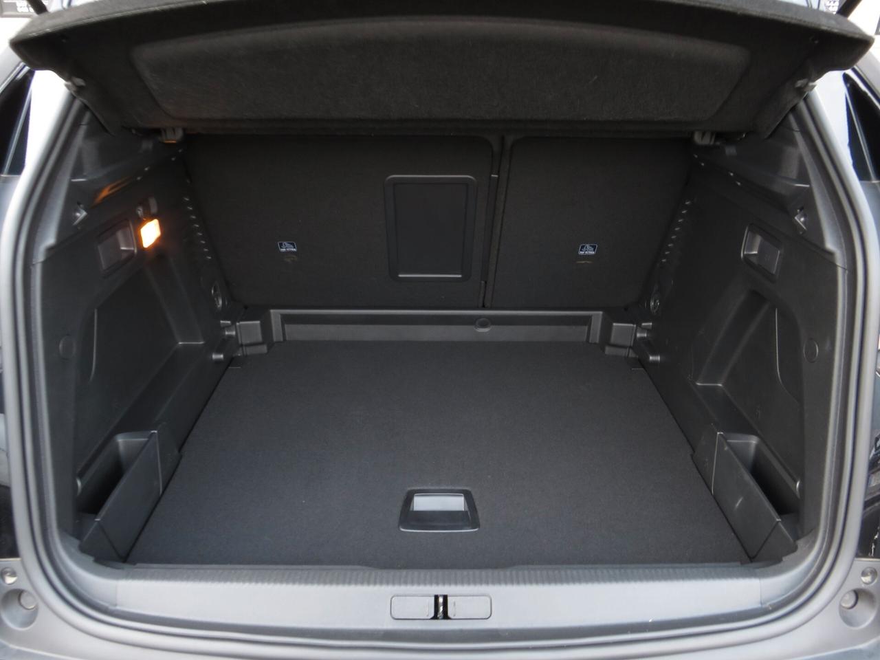 Peugeot 3008 1.5 bluehdi Allure EAT8/full led/adas/navi/keyless