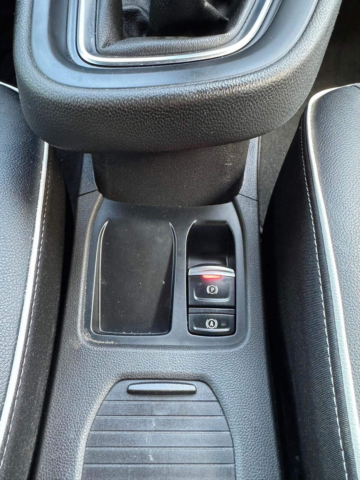 RENAULT CLIO TCE 100cv 5p INTENSE NEOPATENTATI