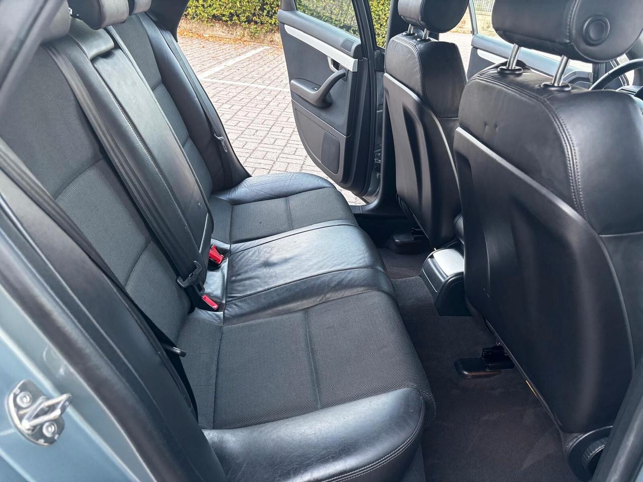 Audi A4 2.0 TDI 143CV F.AP. S-LINE..CELL 393 690 2051 WUATSAPP
