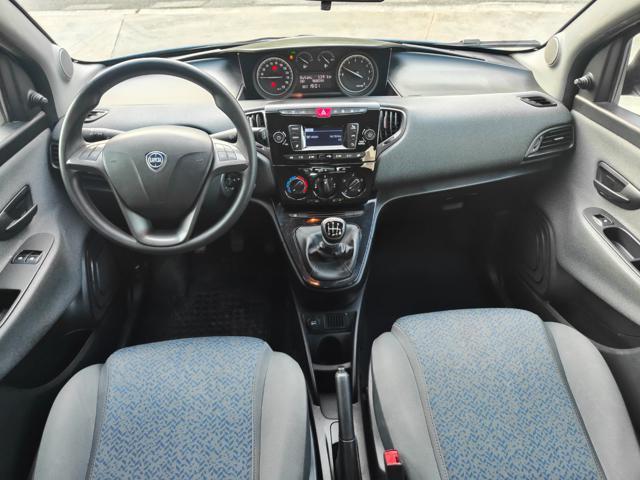 LANCIA Ypsilon 1.0 FireFly 5 porte S&S Hybrid Ecochic Silver