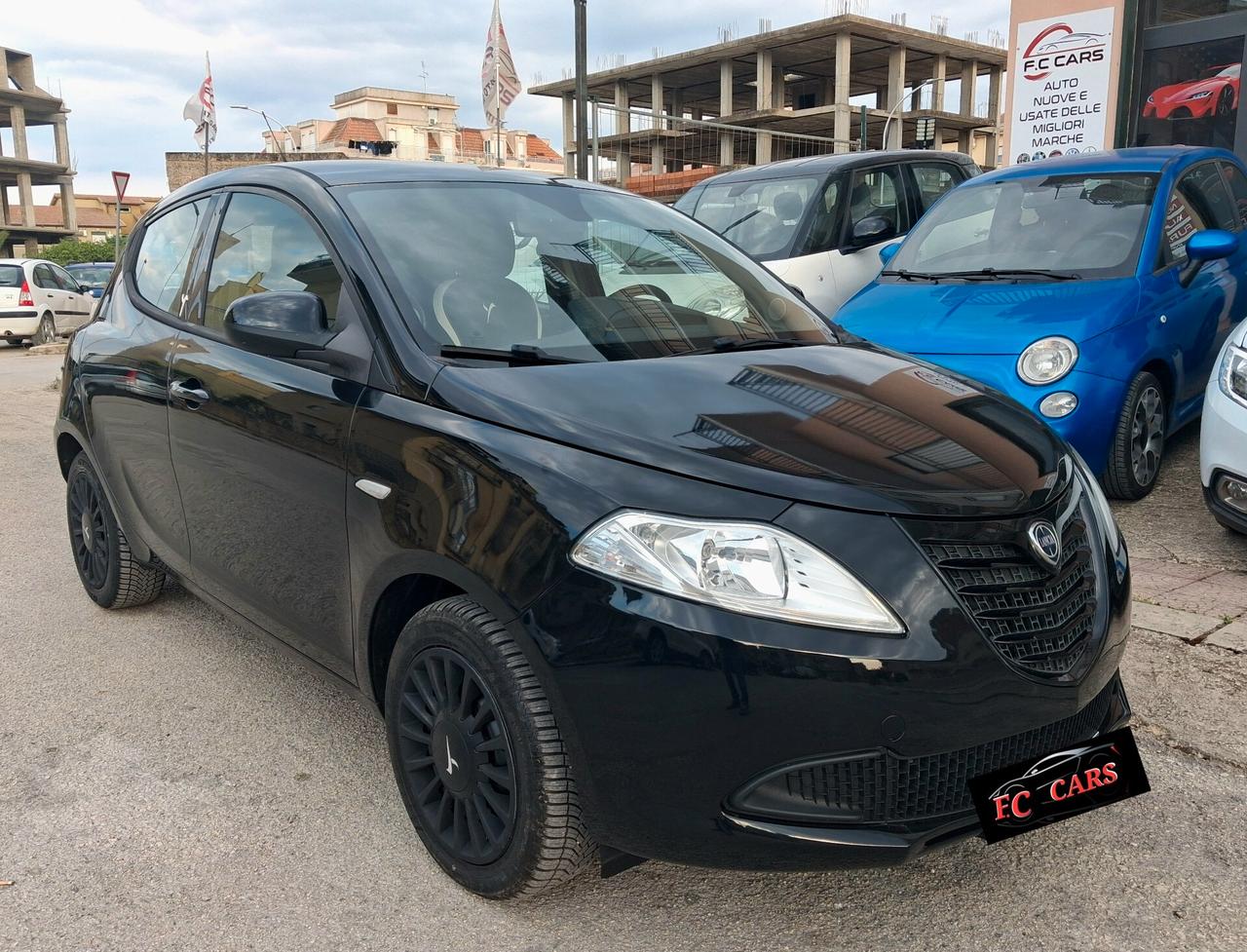 LANCIA YPSILON 1.2 BENZINA 69CVBLACK EDITION