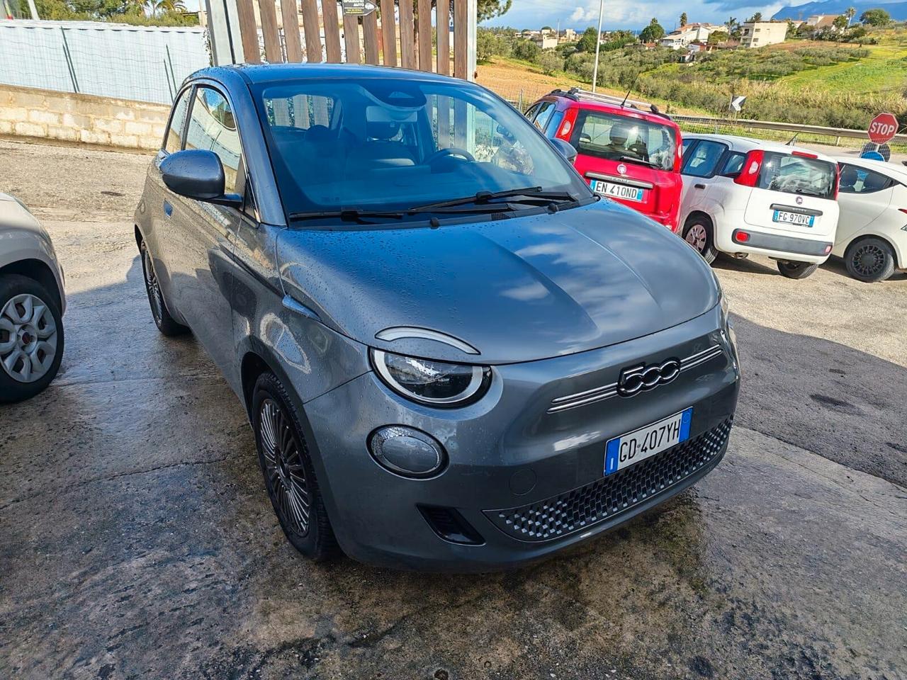 Fiat 500 500e Berlina 42 kWh La Prima