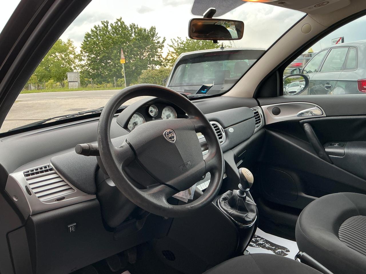 Lancia Ypsilon 1.4 GPL Neopatentati