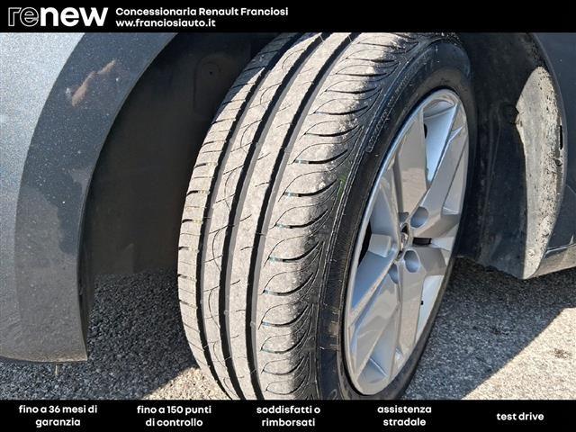 RENAULT Clio 1.6 E-Tech hybrid Zen 140cv auto my21