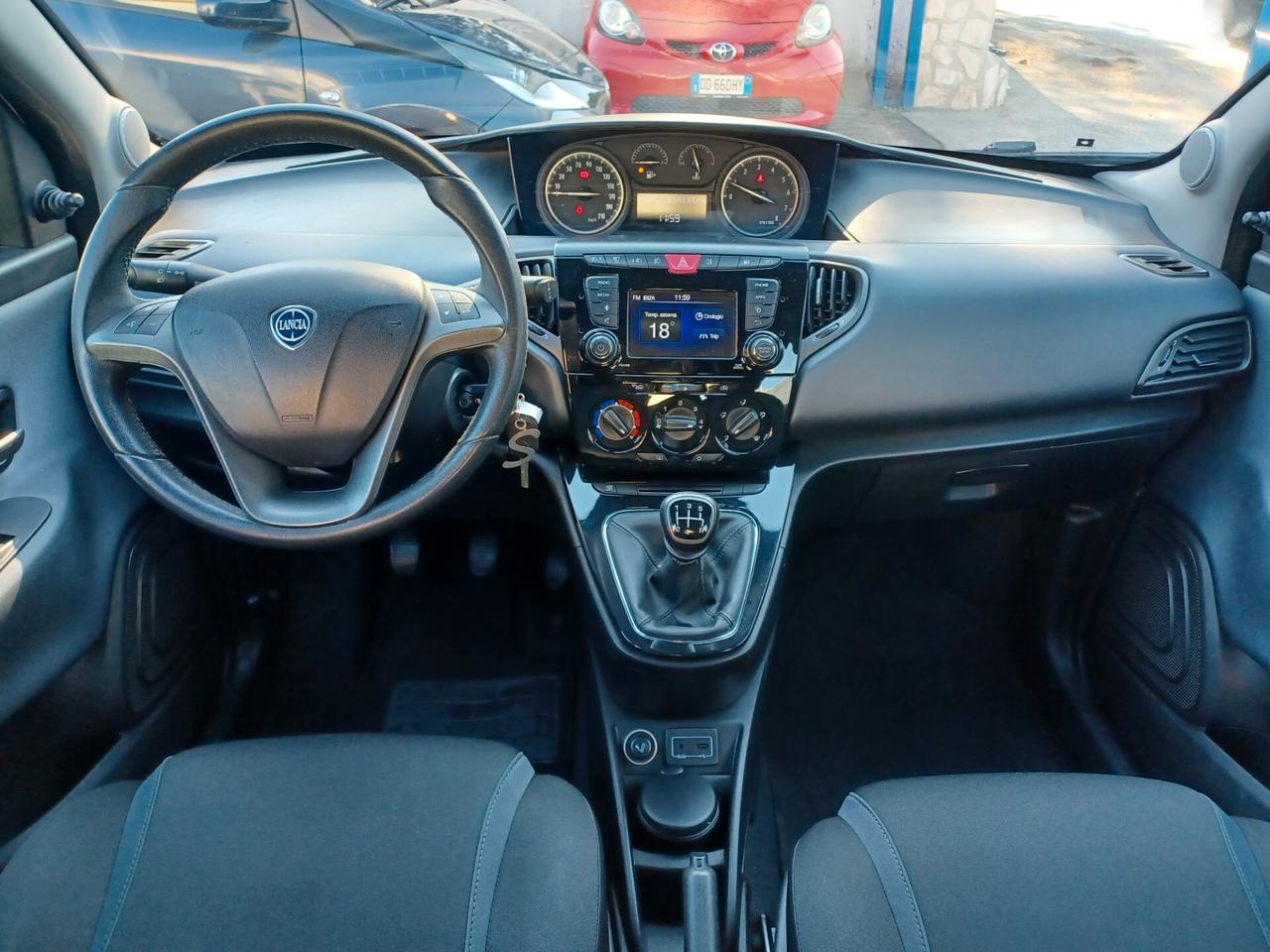 Lancia Ypsilon 1.2 5 porte Gold ANNO 2017 EURO 6
