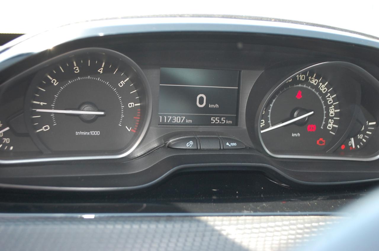Peugeot 208 5p 1.2 puretech Allure Gpl 82CV Uff Italy Navi USB
