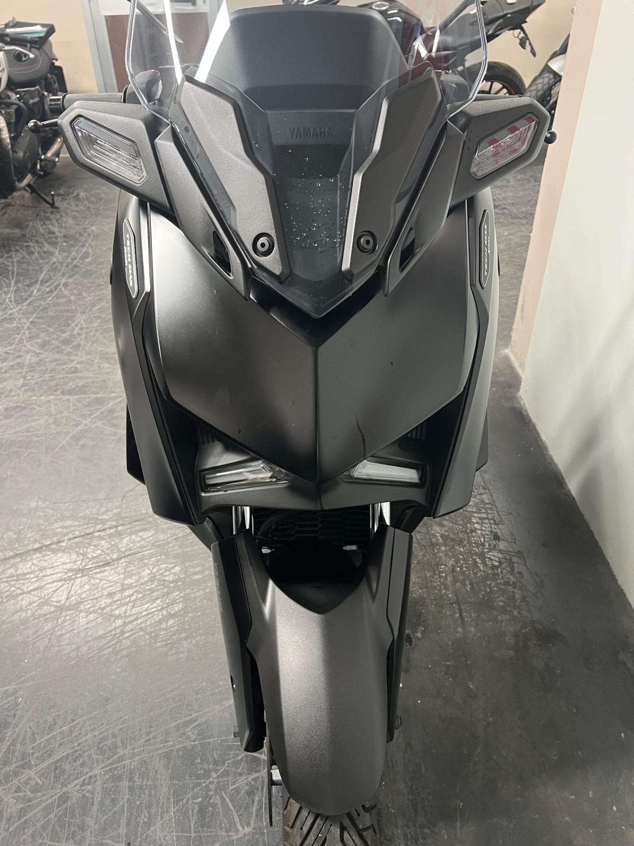 Yamaha X-Max 300 Tech max
