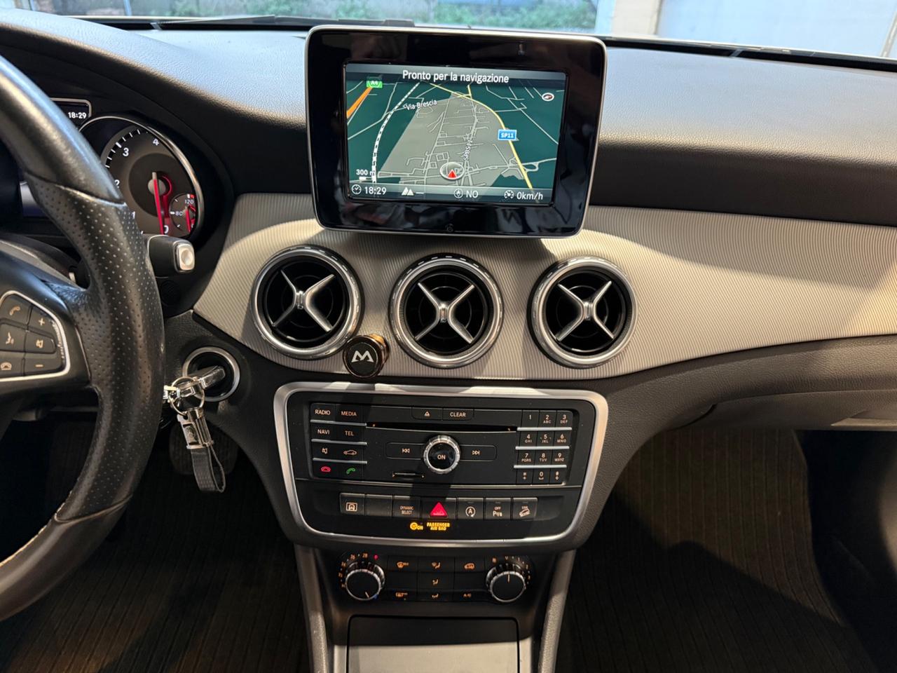 Mercedes-benz GLA 220 4MATIC PREMIUM