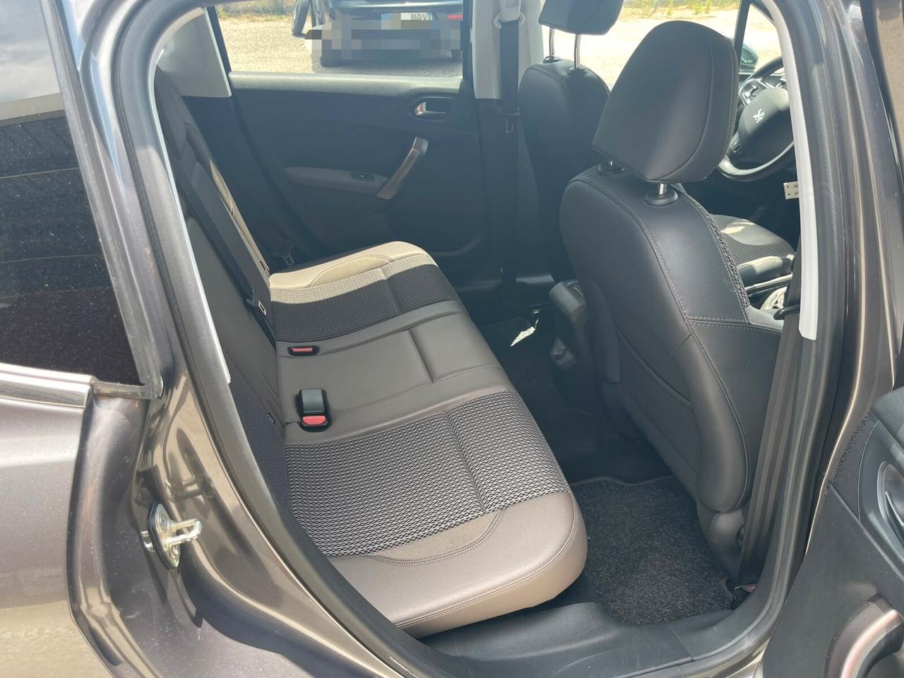Peugeot 2008 1.6 e-HDi 92 CV Stop&Start Allure
