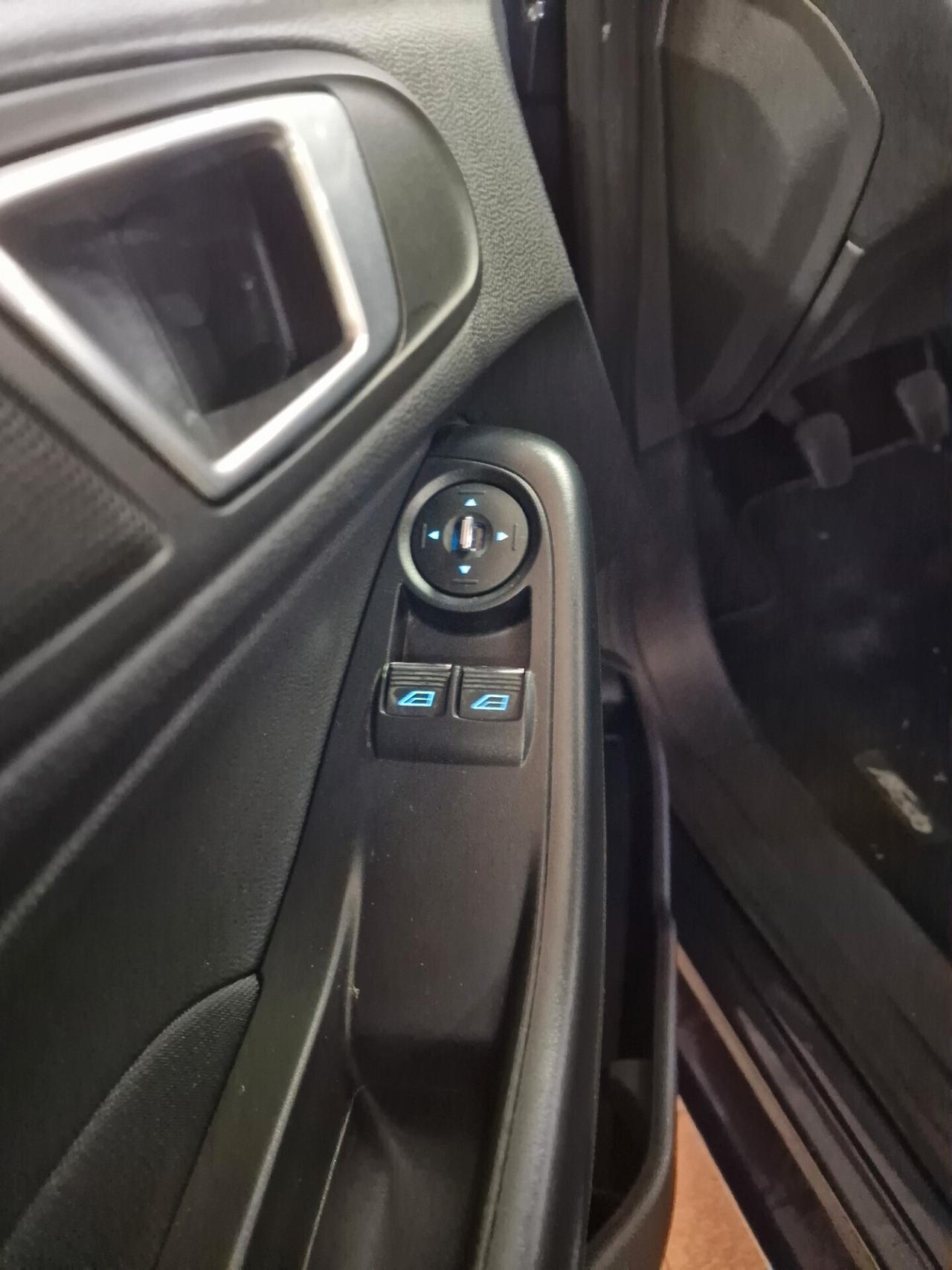 Ford Fiesta 1.4 3p. Bz.- GPL Titanium, 165 mila chilometri ok neopatentato.