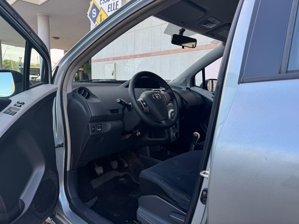 TOYOTA - Yaris - 1.3 5p. NAVIGATORE/ PDC