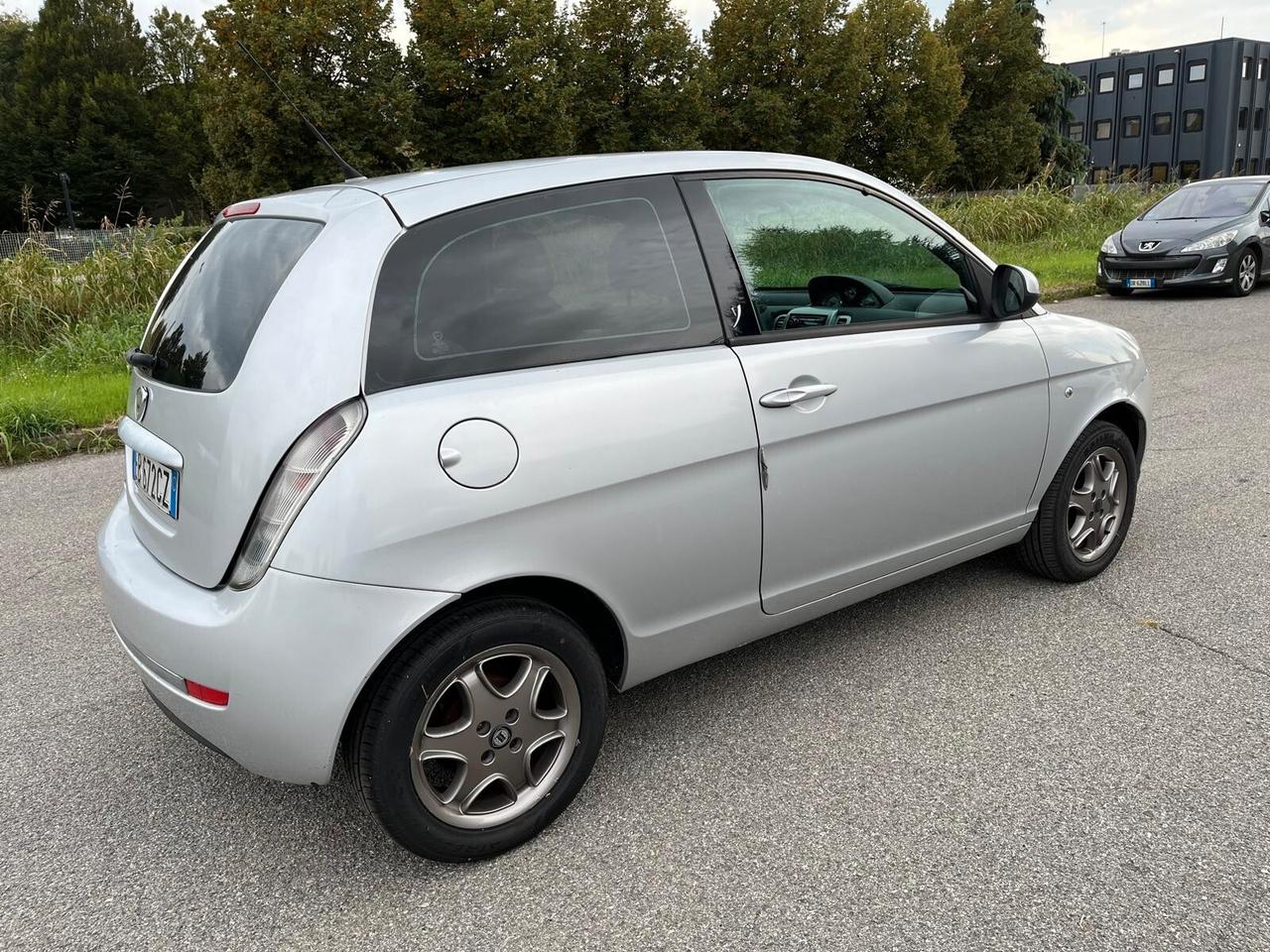 Lancia Ypsilon 1.3 MJT 75 CV Argento