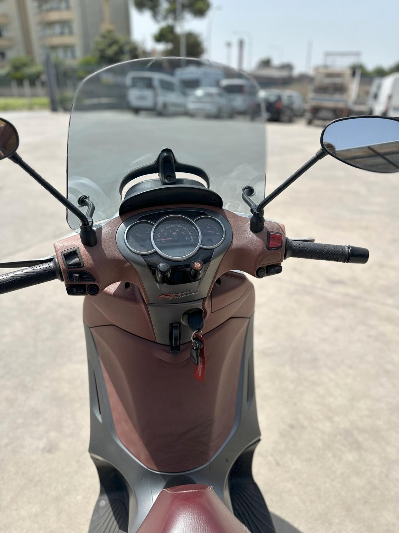 Piaggio Beverly 350 Sport Turing
