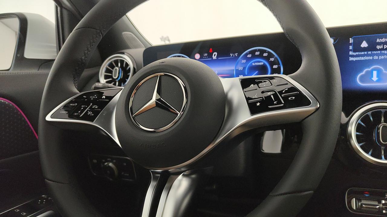 Mercedes-Benz EQA 250+ Street Edition