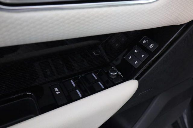 LAND ROVER Range Rover Velar Velar 2.0 I4 240 CV R-Dynamic S