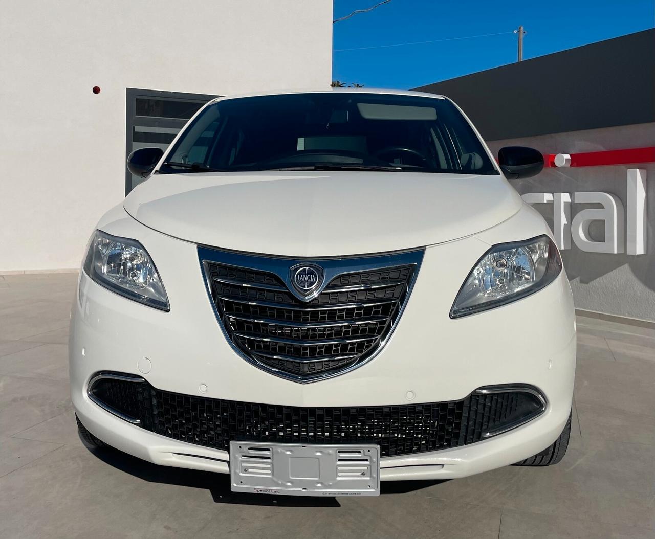 Lancia Ypsilon 0.9 TwinAir 85 CV 5 porte S&S Silver Automatica